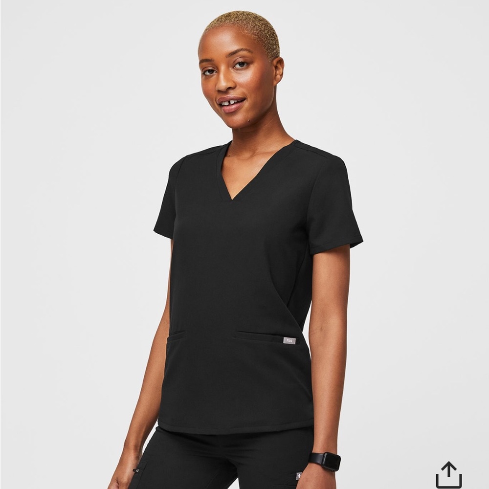 Figs Scrubs Casma Black Scrub Top Sizes M&L